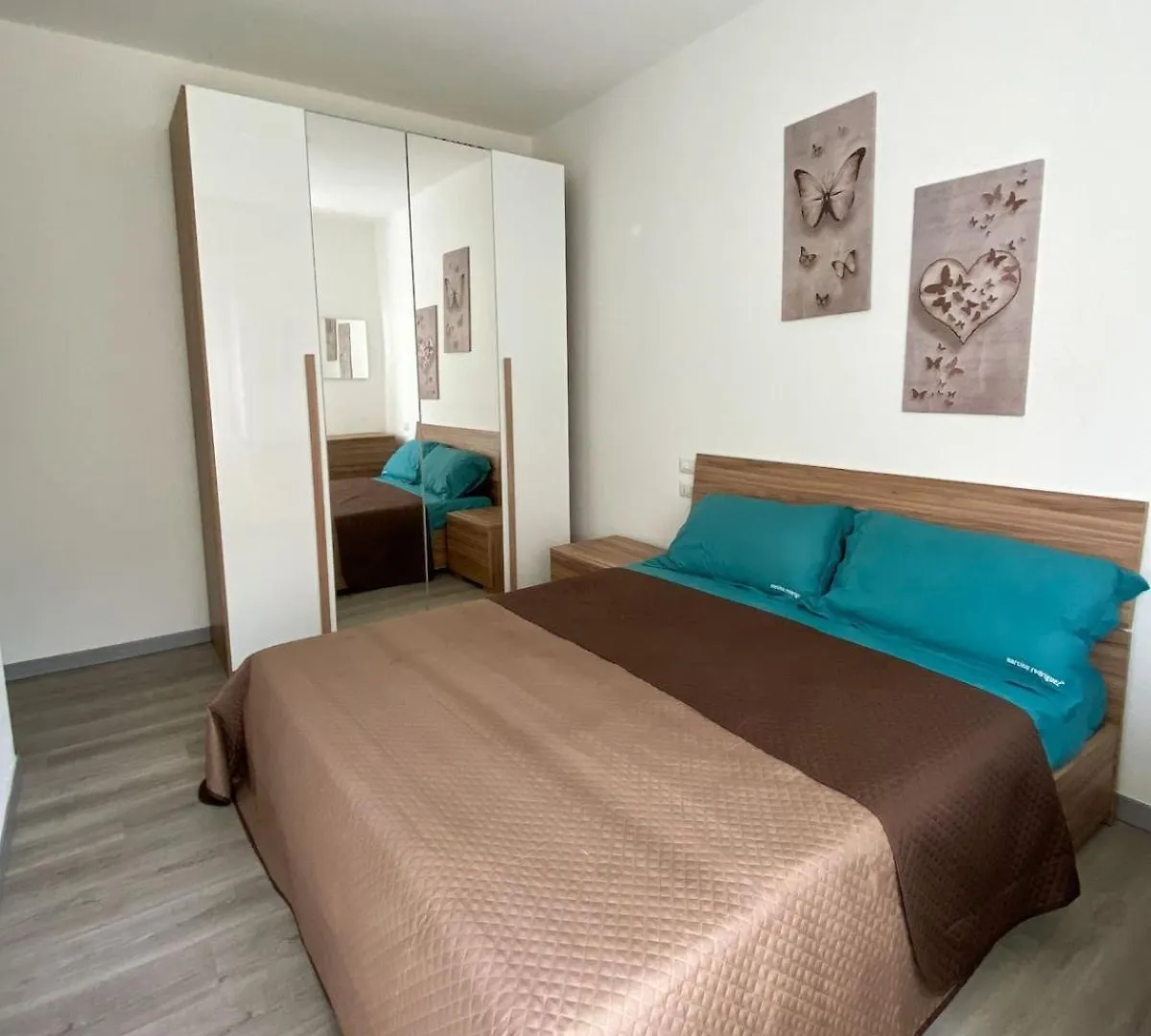 Dalia Lakefront Apartment 시르미오네 0*,